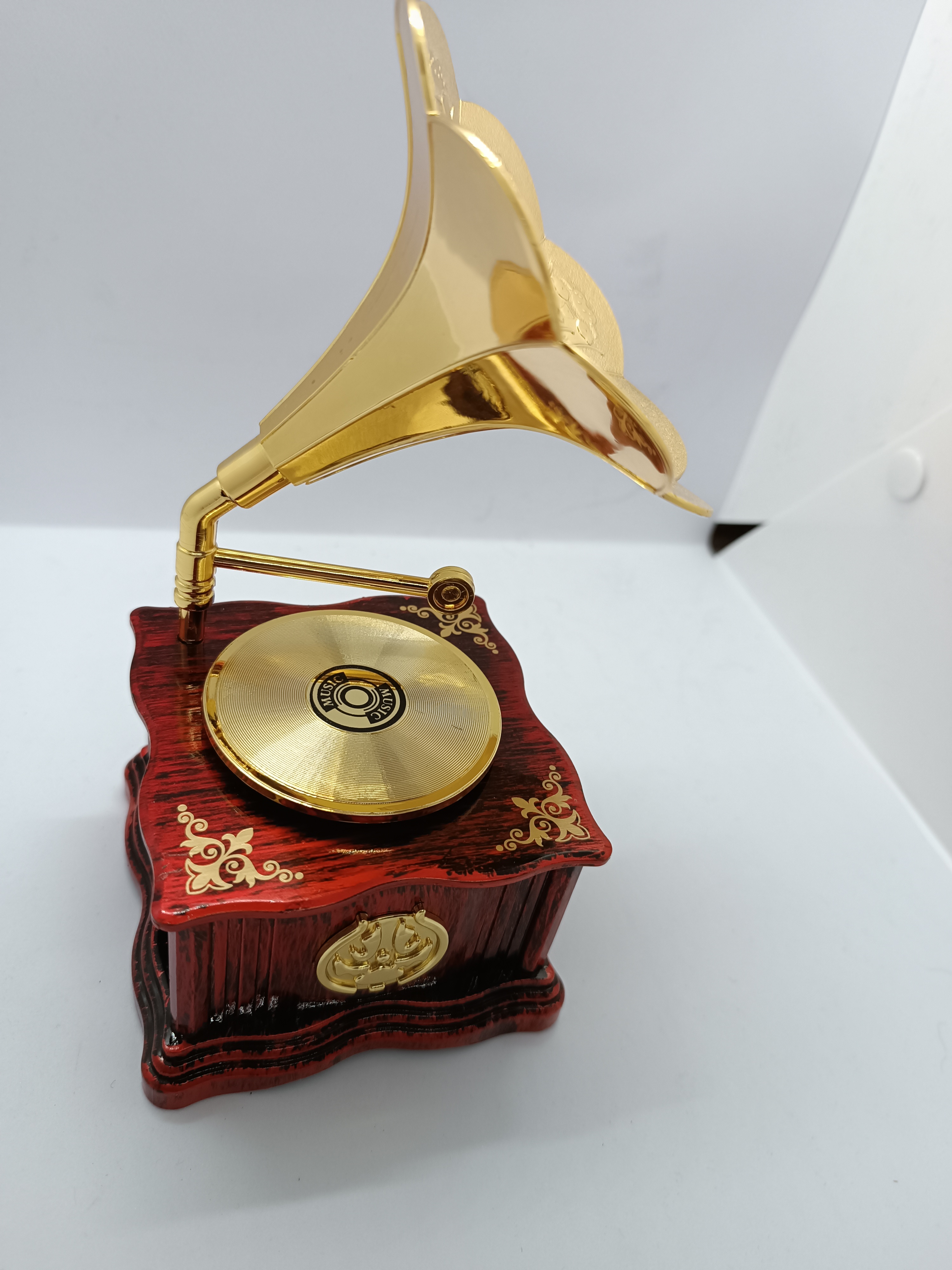 Gramofon müzik kutusu