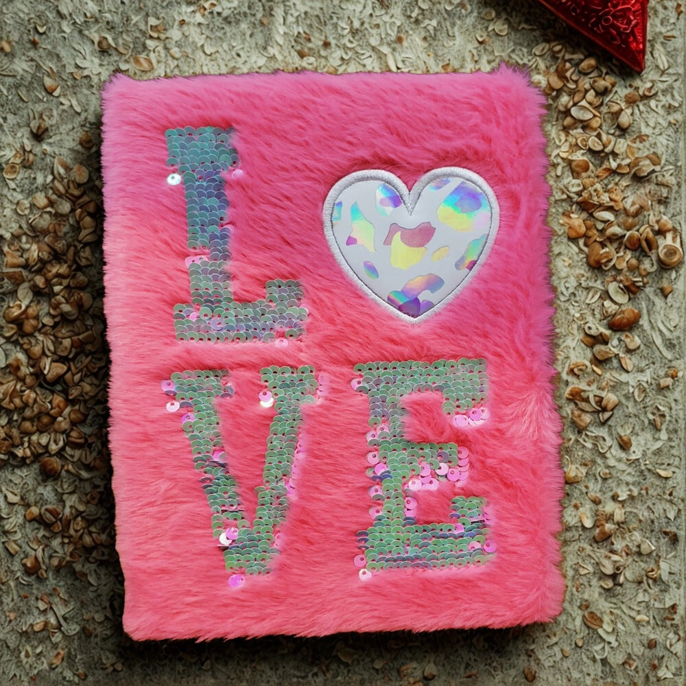 Love Tasarımlı Peluş Defter