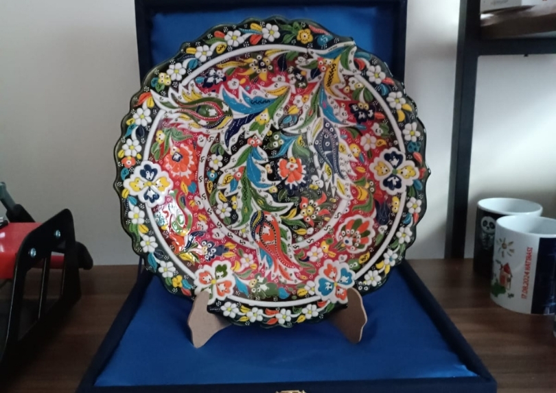 El yapımı dantel boyama tabak